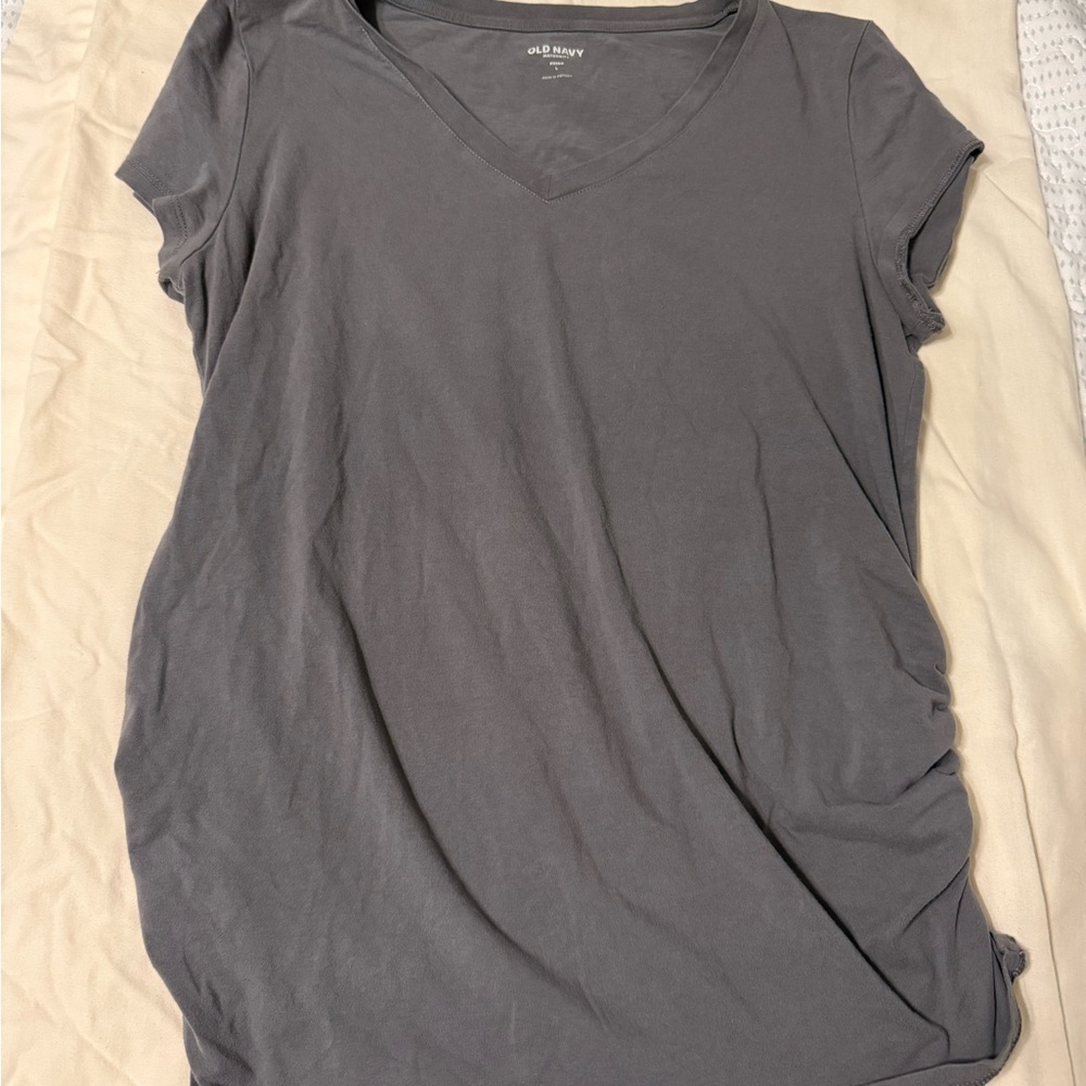 Old Navy Gray Maternity V-Neck Short Sleeve Top - Picture 2 of 4